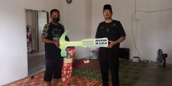 rm-22-000.00-bantuan-baikpulih-rumah-en-azmizan-terjejas-banjir-1